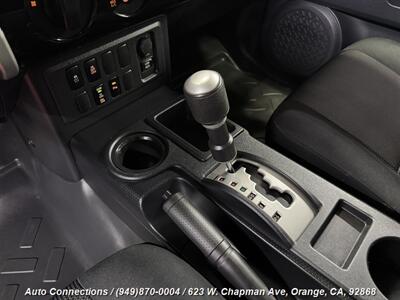 2014 Toyota FJ Cruiser   - Photo 17 - Orange, CA 92868