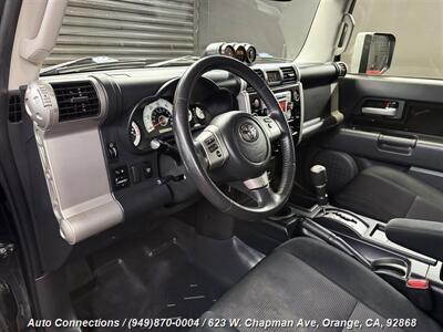 2014 Toyota FJ Cruiser   - Photo 11 - Orange, CA 92868