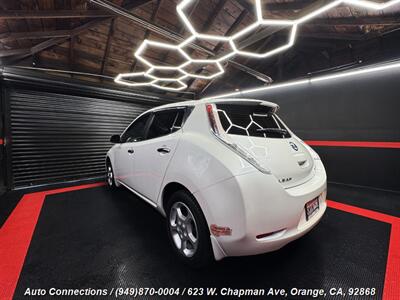 2013 Nissan LEAF SV   - Photo 4 - Orange, CA 92868