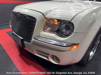 2007 Chrysler 300C   - Photo 40 - Orange, CA 92868