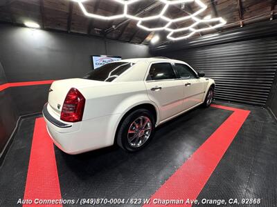 2007 Chrysler 300C   - Photo 3 - Orange, CA 92868