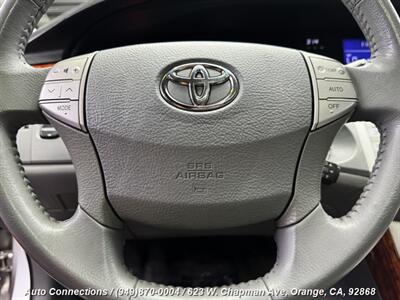 2005 Toyota Avalon XLS   - Photo 13 - Orange, CA 92868