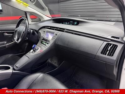 2015 Toyota Prius Persona Series   - Photo 10 - Orange, CA 92868