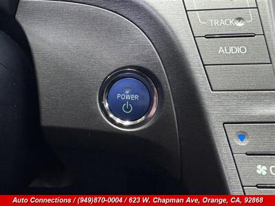 2015 Toyota Prius Persona Series   - Photo 16 - Orange, CA 92868