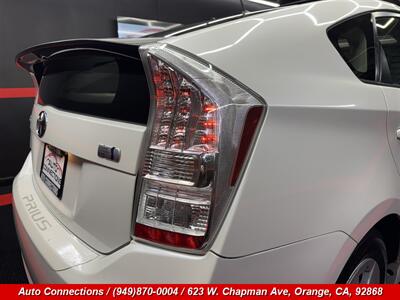 2010 Toyota Prius V   - Photo 34 - Orange, CA 92868