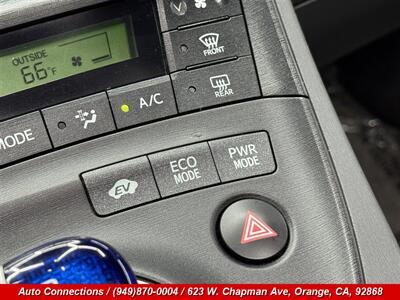 2010 Toyota Prius V   - Photo 16 - Orange, CA 92868