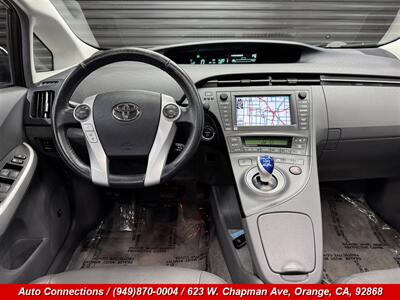 2010 Toyota Prius V   - Photo 12 - Orange, CA 92868