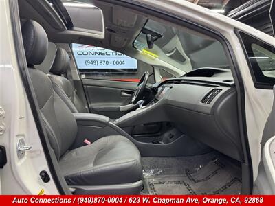 2010 Toyota Prius V   - Photo 7 - Orange, CA 92868