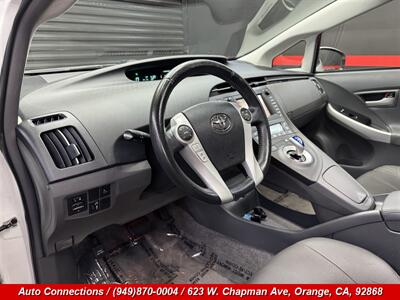 2010 Toyota Prius V   - Photo 11 - Orange, CA 92868