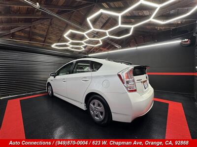 2010 Toyota Prius V   - Photo 4 - Orange, CA 92868