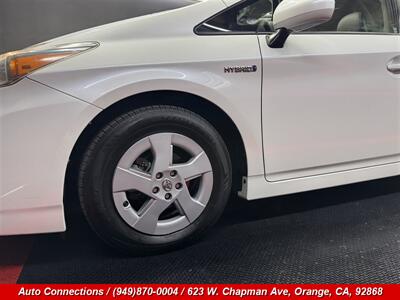 2010 Toyota Prius V   - Photo 35 - Orange, CA 92868