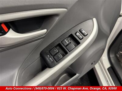 2010 Toyota Prius V   - Photo 25 - Orange, CA 92868