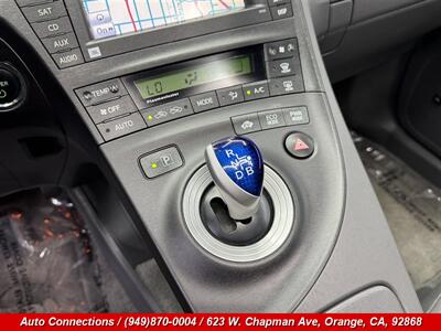 2010 Toyota Prius V   - Photo 14 - Orange, CA 92868
