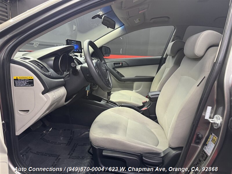2010 Kia Forte EX photo 4