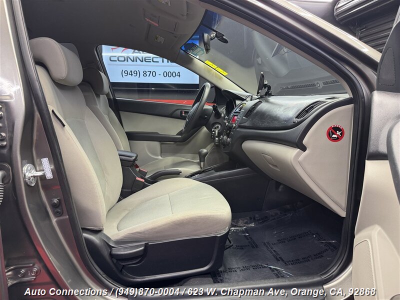 2010 Kia Forte EX photo 5