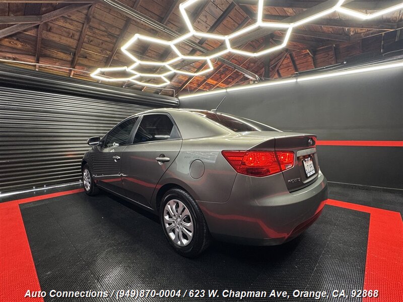 2010 Kia Forte EX photo 3