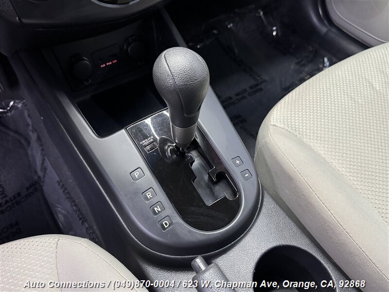 2010 Kia Forte EX photo 11