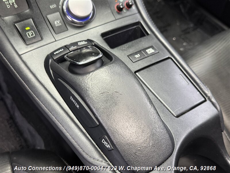 2012 Lexus CT 200h photo 13