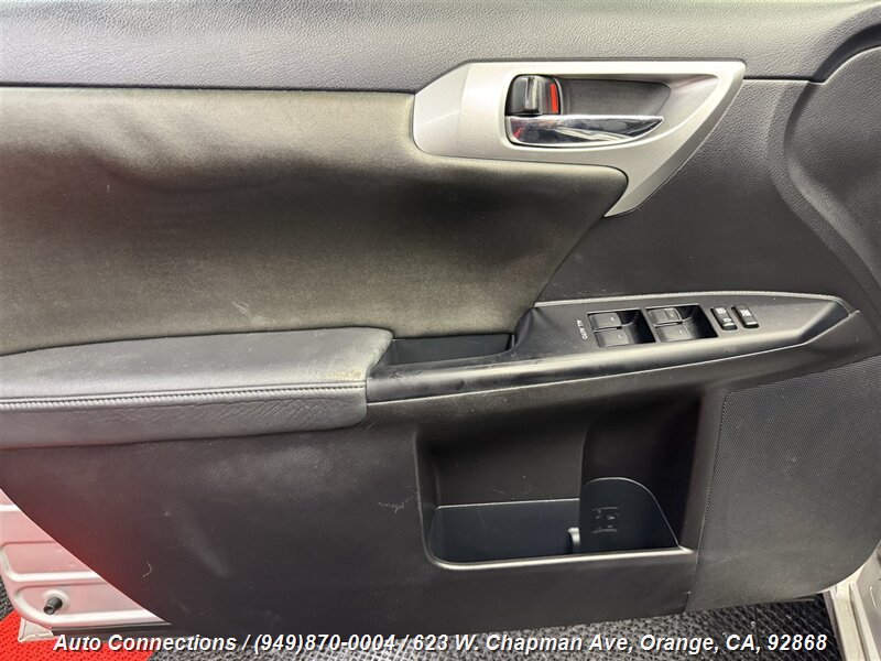 2012 Lexus CT 200h photo 24