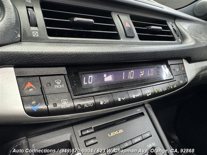 2012 Lexus CT 200h photo 17