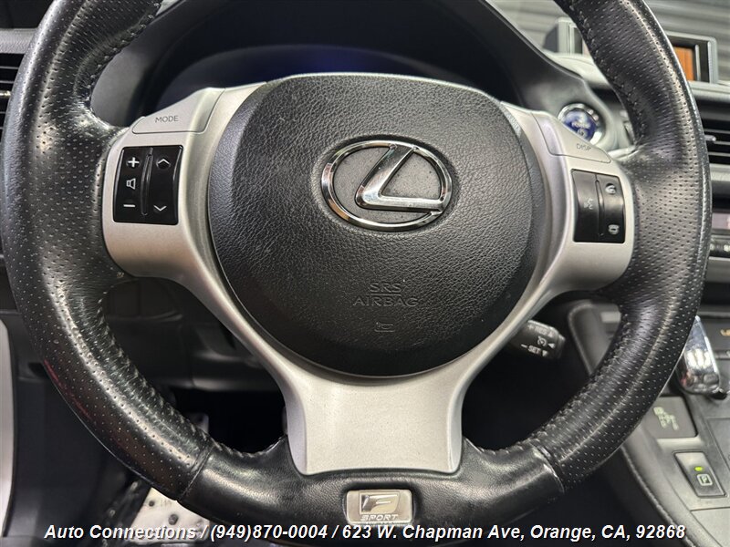 2012 Lexus CT 200h photo 11