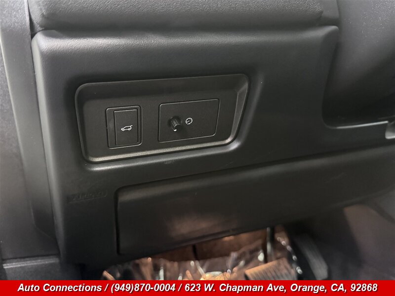 2018 Land Rover Range Rover Evoque SE Premium - Photo 22 - Orange, CA 92868