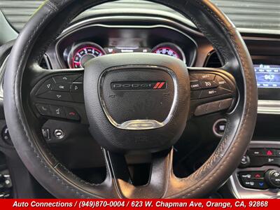 2015 Dodge Challenger SXT - Photo 12 - Orange, CA 92868