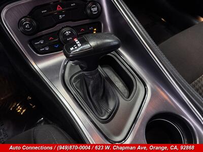 2015 Dodge Challenger SXT - Photo 13 - Orange, CA 92868