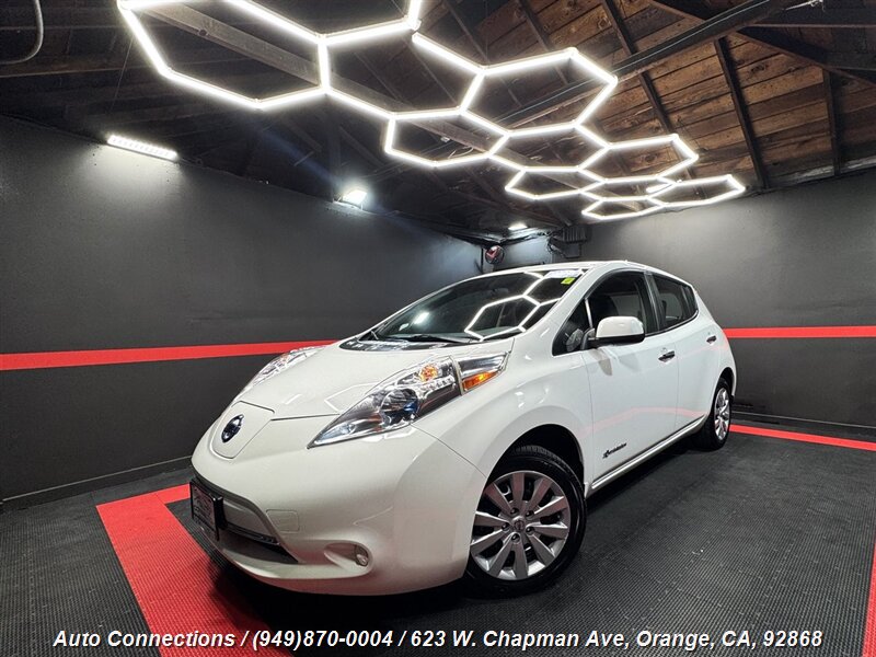 2013 Nissan LEAF S photo 2