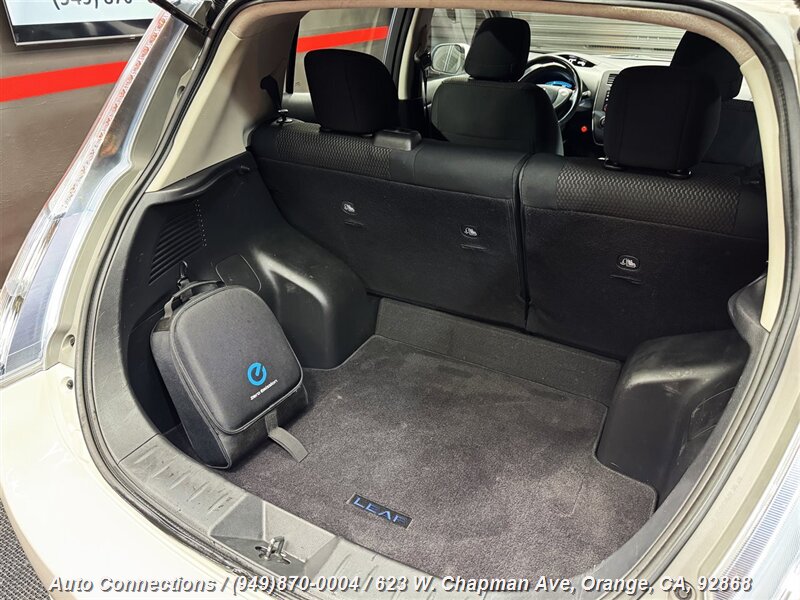 2013 Nissan LEAF S photo 25