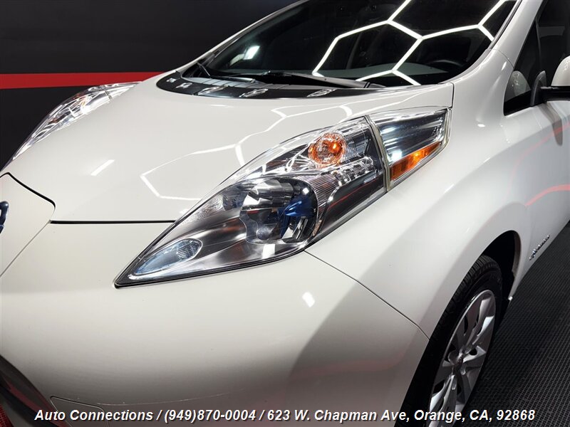 2013 Nissan LEAF S photo 28