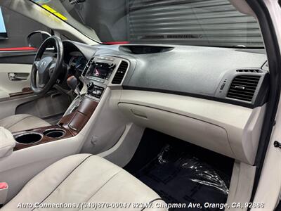 2011 Toyota Venza FWD V6   - Photo 10 - Orange, CA 92868