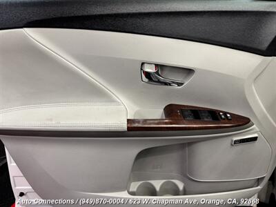 2011 Toyota Venza FWD V6   - Photo 21 - Orange, CA 92868