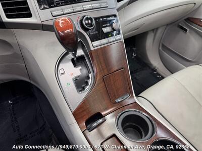 2011 Toyota Venza FWD V6   - Photo 14 - Orange, CA 92868