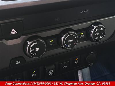 2020 Toyota Tacoma TRD Sport   - Photo 17 - Orange, CA 92868