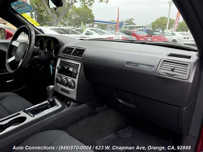 2010 Dodge Challenger SE   - Photo 11 - Orange, CA 92868