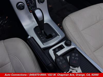 2011 Volvo C70 T5   - Photo 16 - Orange, CA 92868