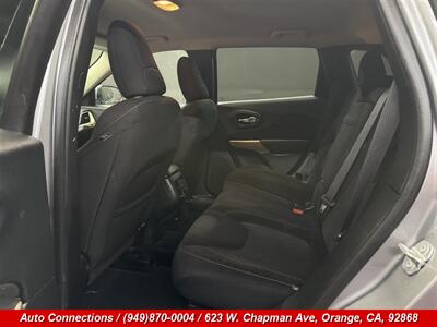 2017 Jeep Cherokee Latitude   - Photo 9 - Orange, CA 92868