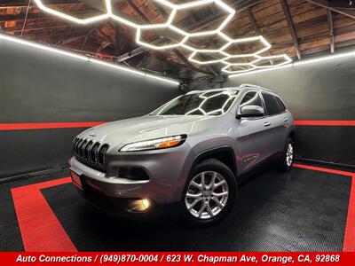 2017 Jeep Cherokee Latitude   - Photo 2 - Orange, CA 92868