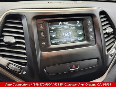 2017 Jeep Cherokee Latitude   - Photo 17 - Orange, CA 92868