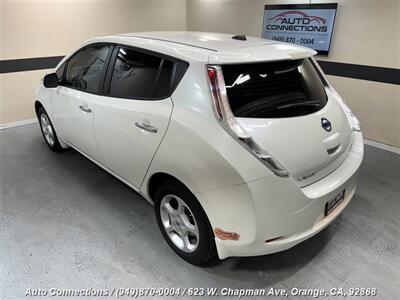 2013 Nissan LEAF SV   - Photo 4 - Orange, CA 92868