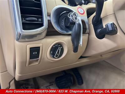 2014 Porsche Cayenne   - Photo 21 - Orange, CA 92868