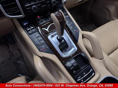 2014 Porsche Cayenne   - Photo 12 - Orange, CA 92868