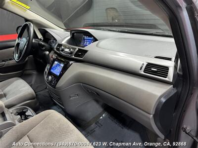 2016 Honda Odyssey SE   - Photo 11 - Orange, CA 92868