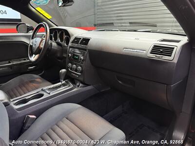 2012 Dodge Challenger SXT   - Photo 10 - Orange, CA 92868