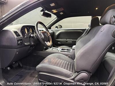 2012 Dodge Challenger SXT   - Photo 6 - Orange, CA 92868