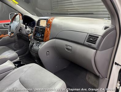 2007 Toyota Sienna XLE Limited 7-Passen   - Photo 12 - Orange, CA 92868