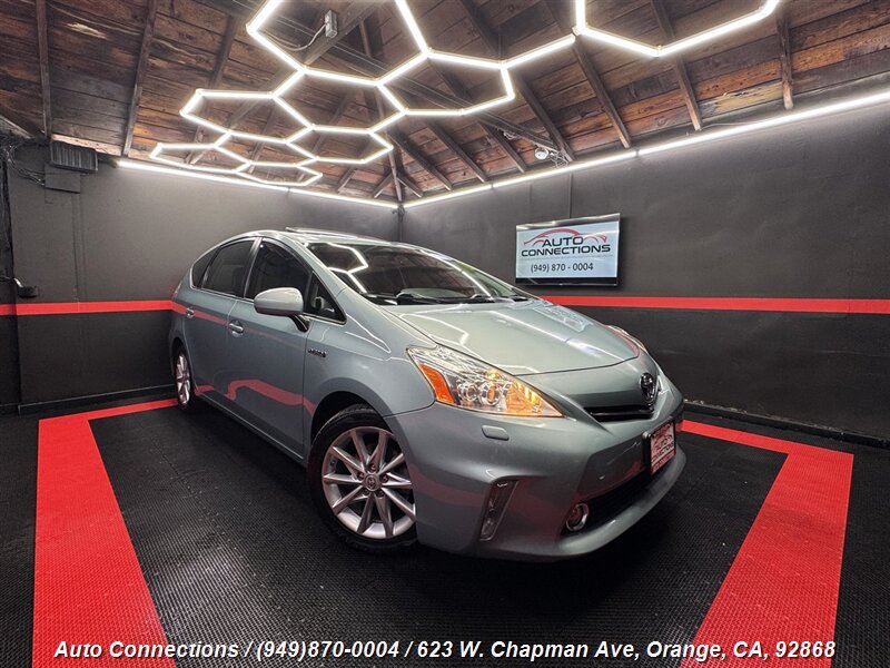 2014 Toyota Prius v Five - Photo 1 - Orange, CA 92868