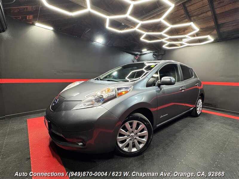 2014 Nissan LEAF S photo 2