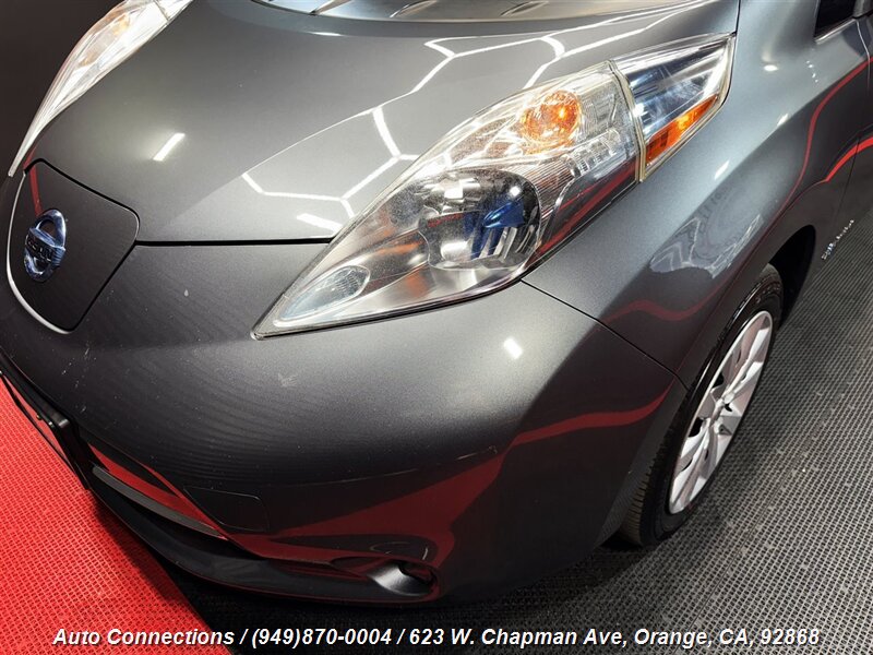 2014 Nissan LEAF S photo 30